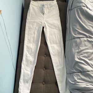 Reg 00 White skinny american eagle jeans